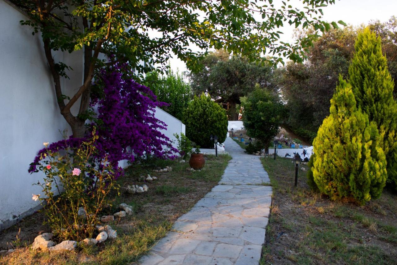 Zephyros Aparthotel Polychrono Exterior photo